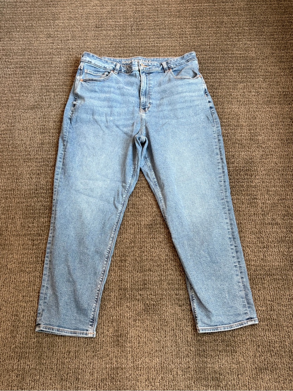 American Eagle Mom Jean High-Rise Medium Wash Size 18 EUC